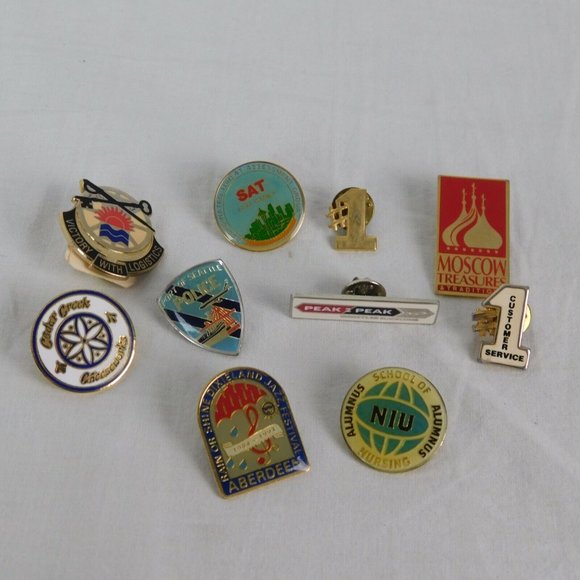 Lot of 10 Random Assorted Collectible & Advertisement Pinbacks & Pins Grab Bag - Picture 1 of 12